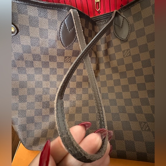 Louis Vuitton Damier Neverfull; GM size; Preloved; CLOSET CLEAR OUT!!! - Picture 15 of 17